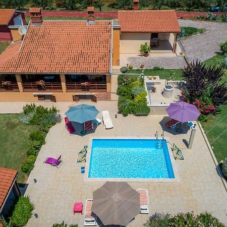 Vila Hacienda Rosemary Muntić Exteriér fotografie