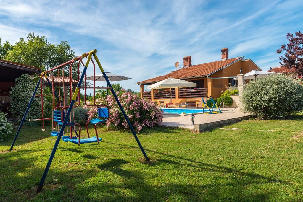 Vila Hacienda Rosemary Muntić Exteriér fotografie