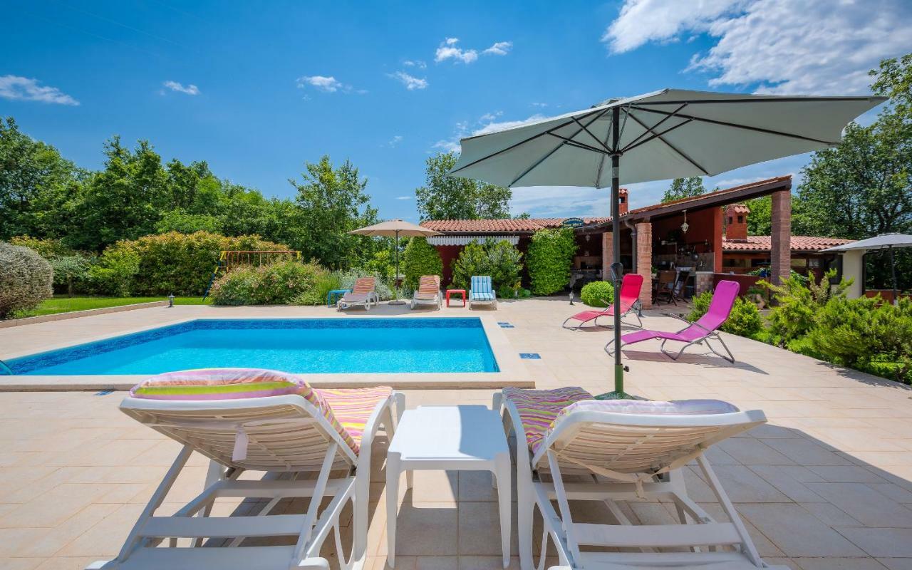 Vila Hacienda Rosemary Muntić Exteriér fotografie