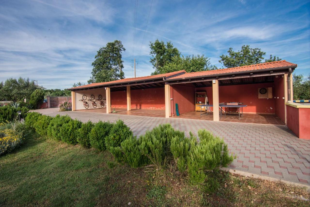 Vila Hacienda Rosemary Muntić Exteriér fotografie