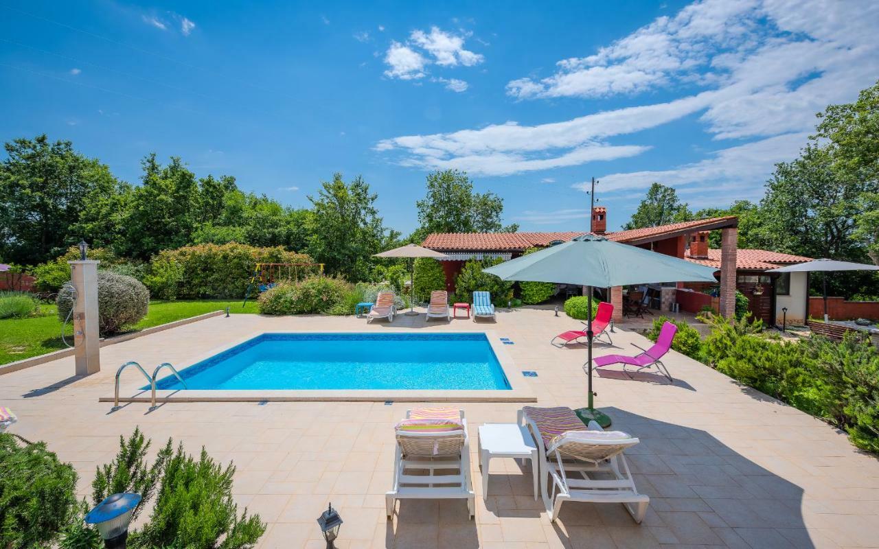 Vila Hacienda Rosemary Muntić Exteriér fotografie