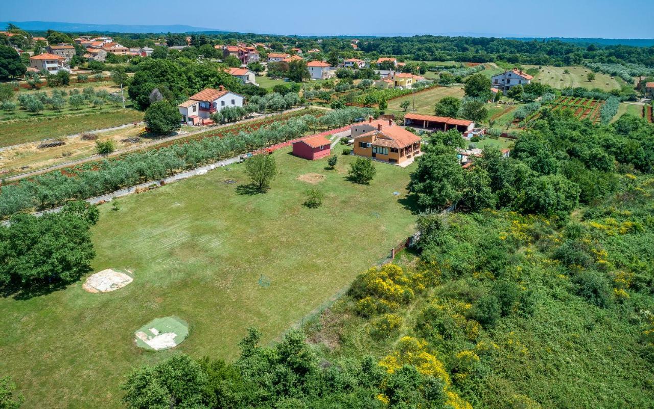 Vila Hacienda Rosemary Muntić Exteriér fotografie
