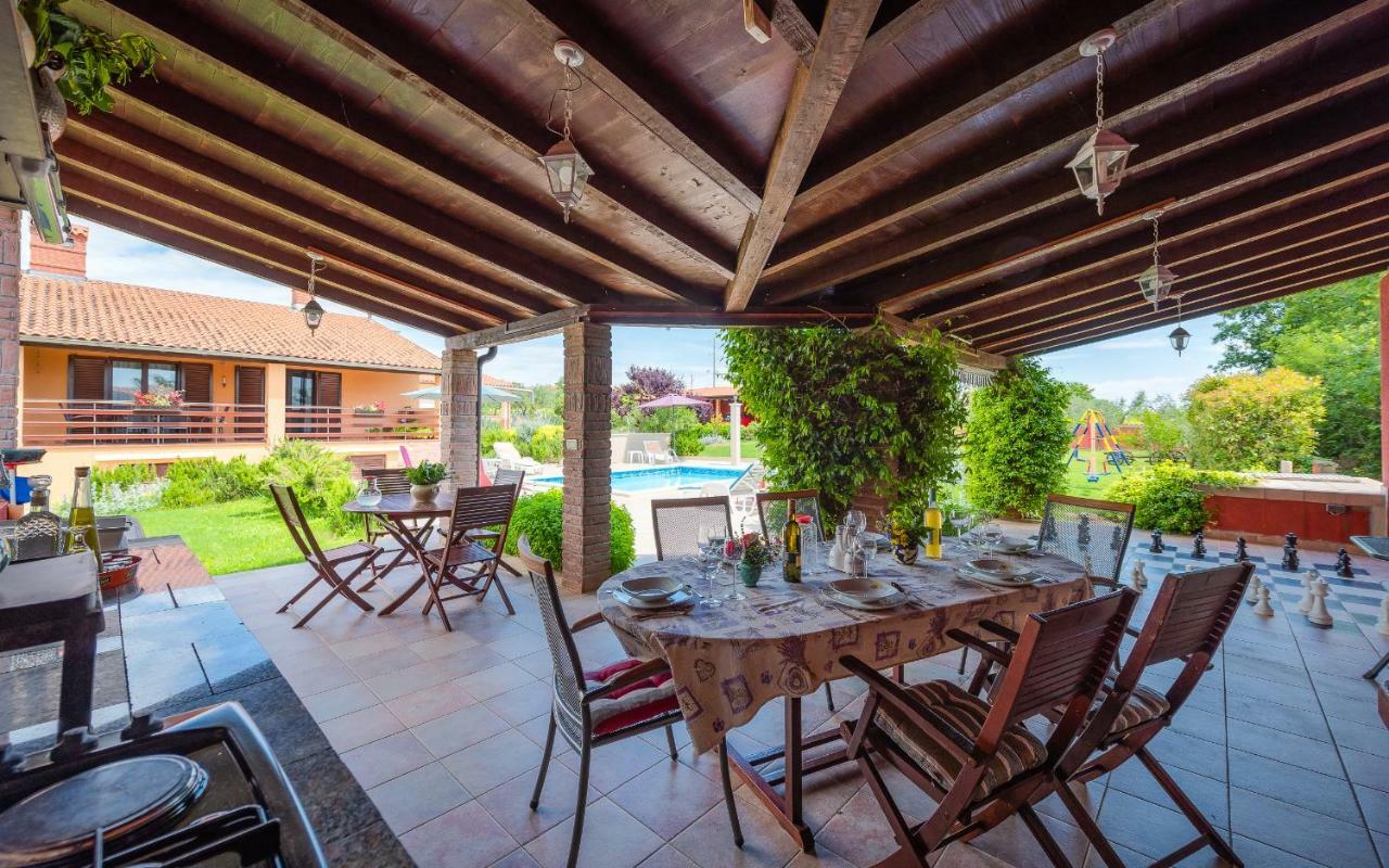 Vila Hacienda Rosemary Muntić Exteriér fotografie
