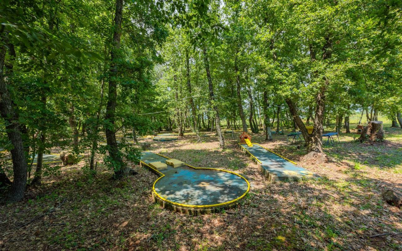 Vila Hacienda Rosemary Muntić Exteriér fotografie