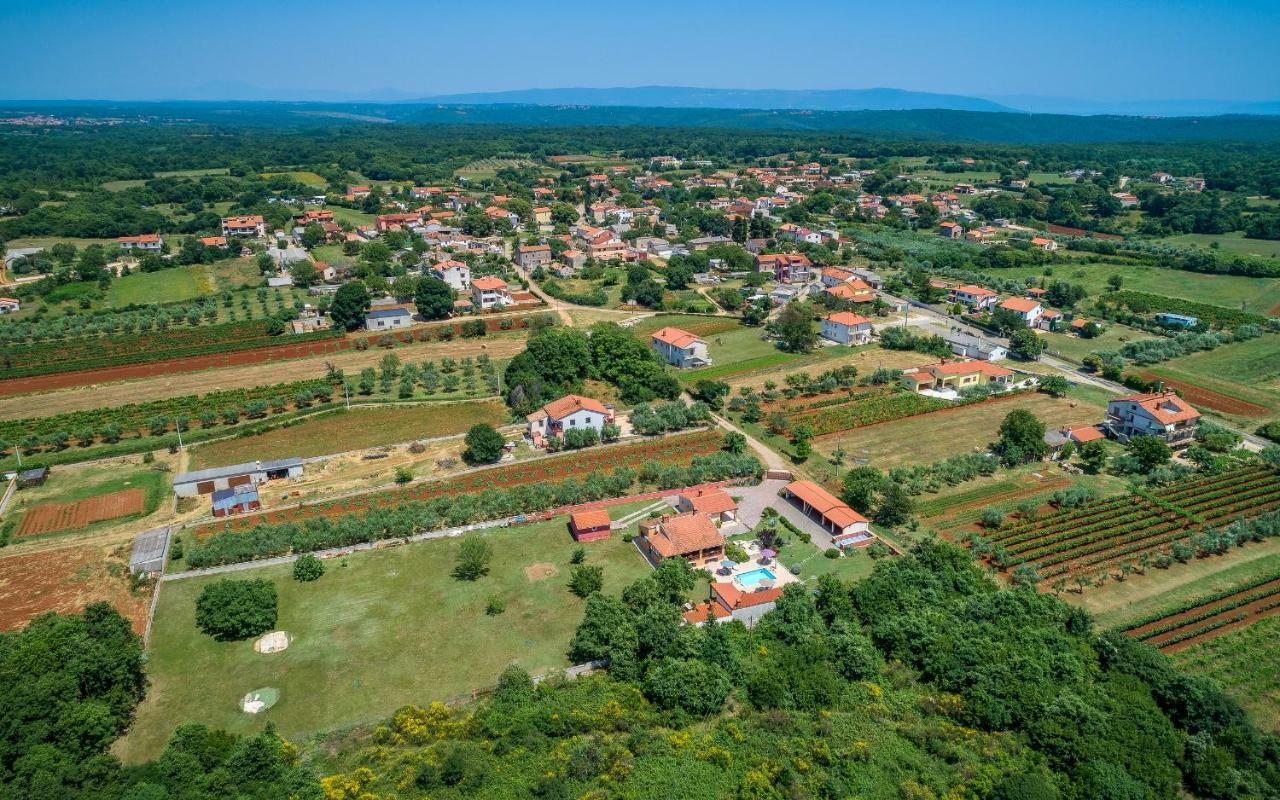 Vila Hacienda Rosemary Muntić Exteriér fotografie