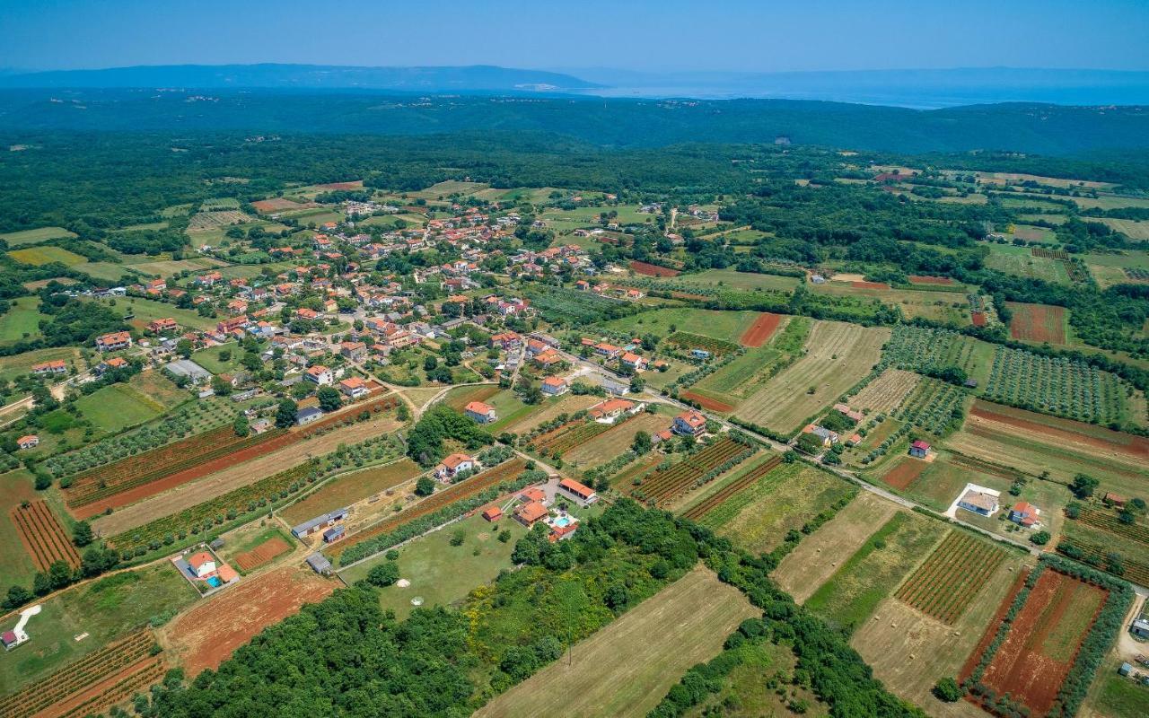 Vila Hacienda Rosemary Muntić Exteriér fotografie