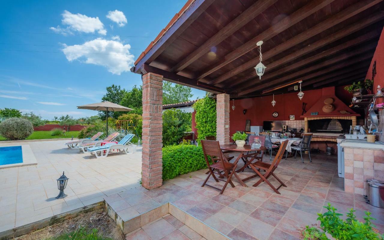 Vila Hacienda Rosemary Muntić Exteriér fotografie