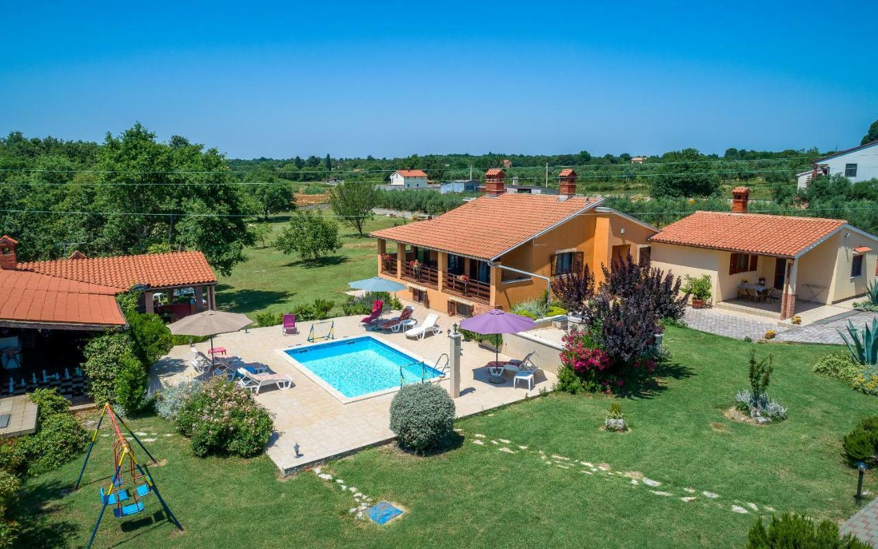 Vila Hacienda Rosemary Muntić Exteriér fotografie